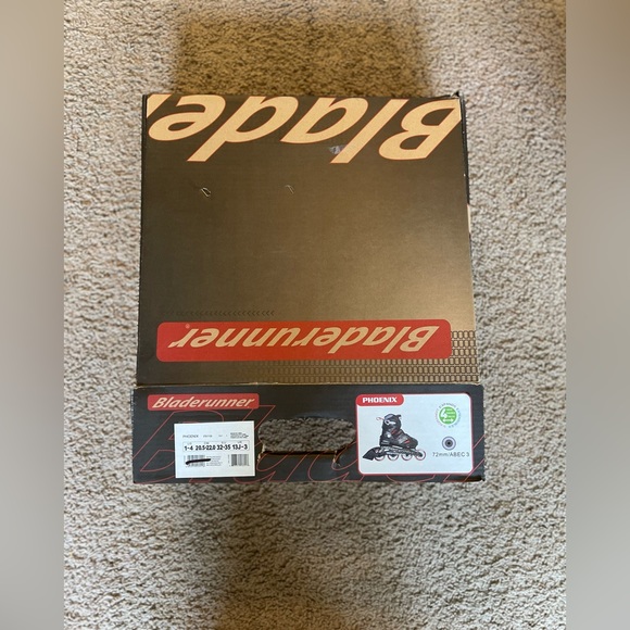 BladeRunner Phoenix Skates (Size 1-4 US) - Picture 10 of 11